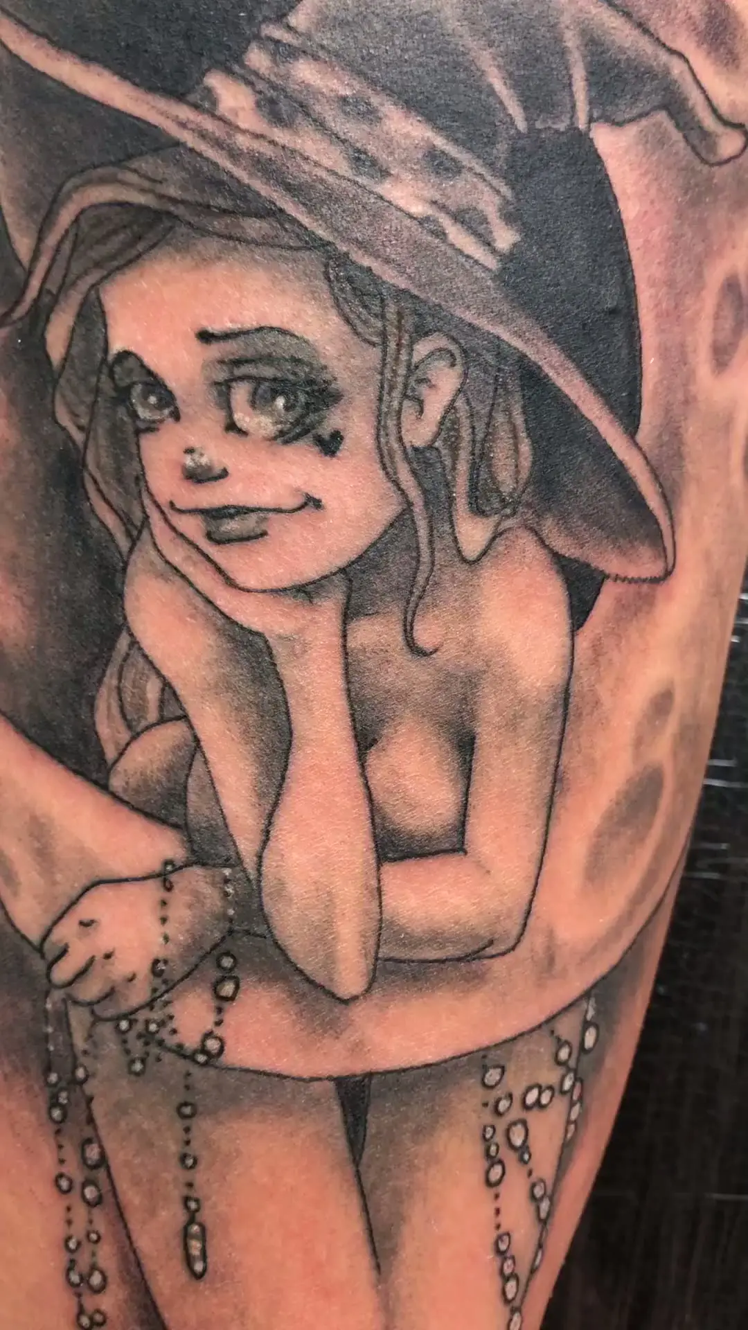 Video — John tattooing a new piece in the studio